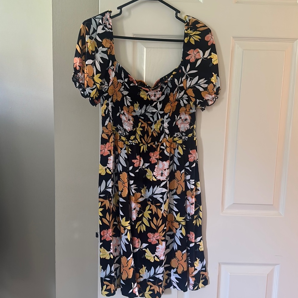 Roxy Hawaiian print dress. Size XL, fits more like a woman’s Medium.